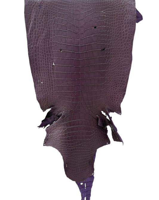 44 cm Grade 4/5 Aubergine Matte Wild American Alligator Leather - Tag: LA23-0019665