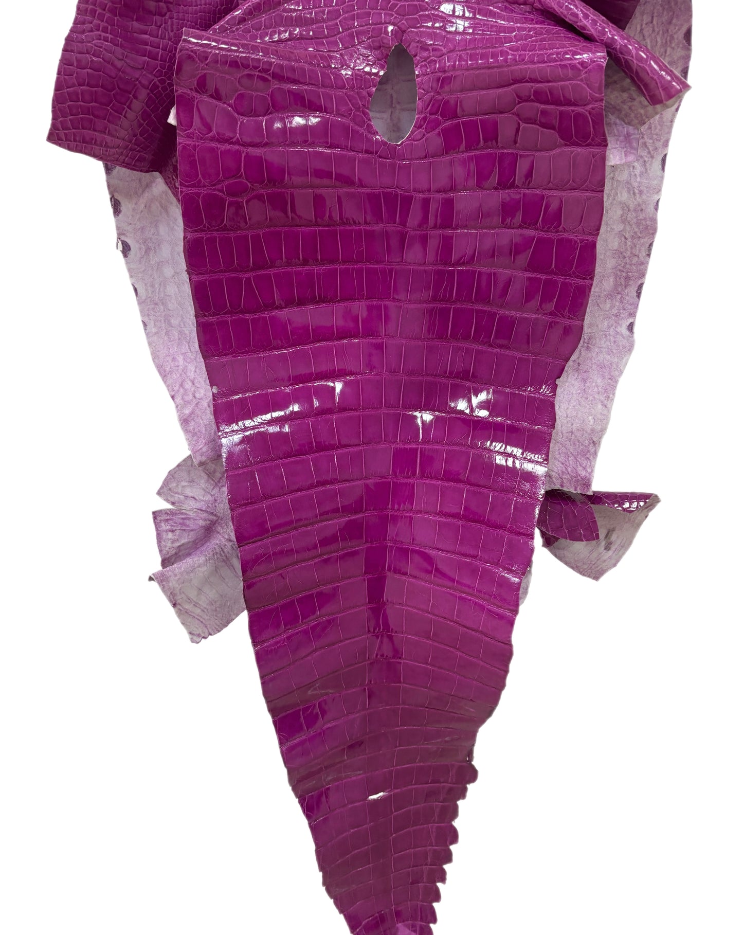 51 cm Grade 2/3 Magenta Glazed Farm American Alligator Leather - Tag: LA14-0065778