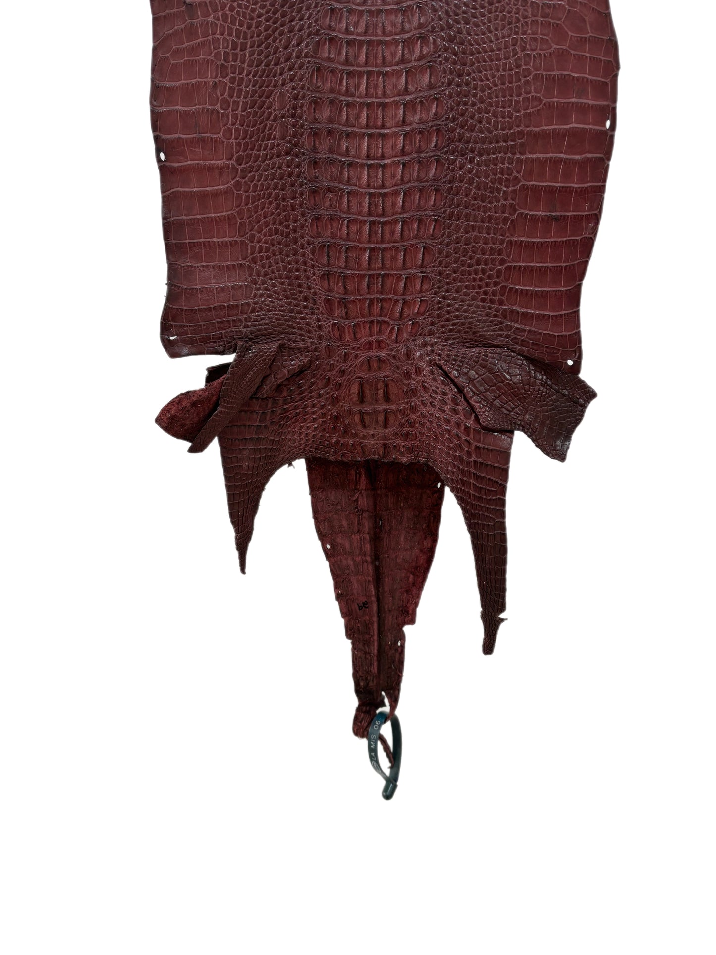 26 cm Grade 2/3 Bordeaux Matte Hornback American Alligator Leather - Tag: LA06-0303526