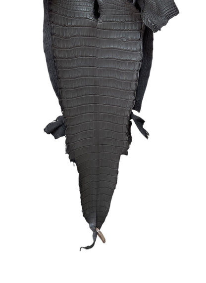 31 cm Grade 1/2 Serpentine Grey Matte Farm-Raised American Alligator Leather - Tag: LA17-0274651