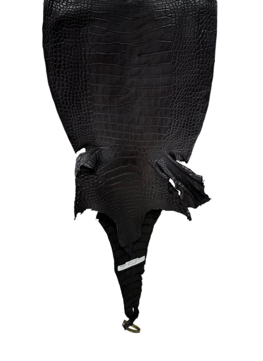 39 cm Grade 2/3 Black Matte Farm-Raised American Alligator Leather - Tag: LA25-0316335