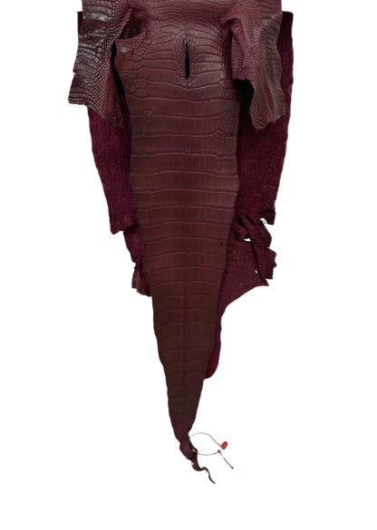 33 cm Grade 1/2 Bordeaux Matte Wild American Alligator Leather - Tag: LA18-0037371