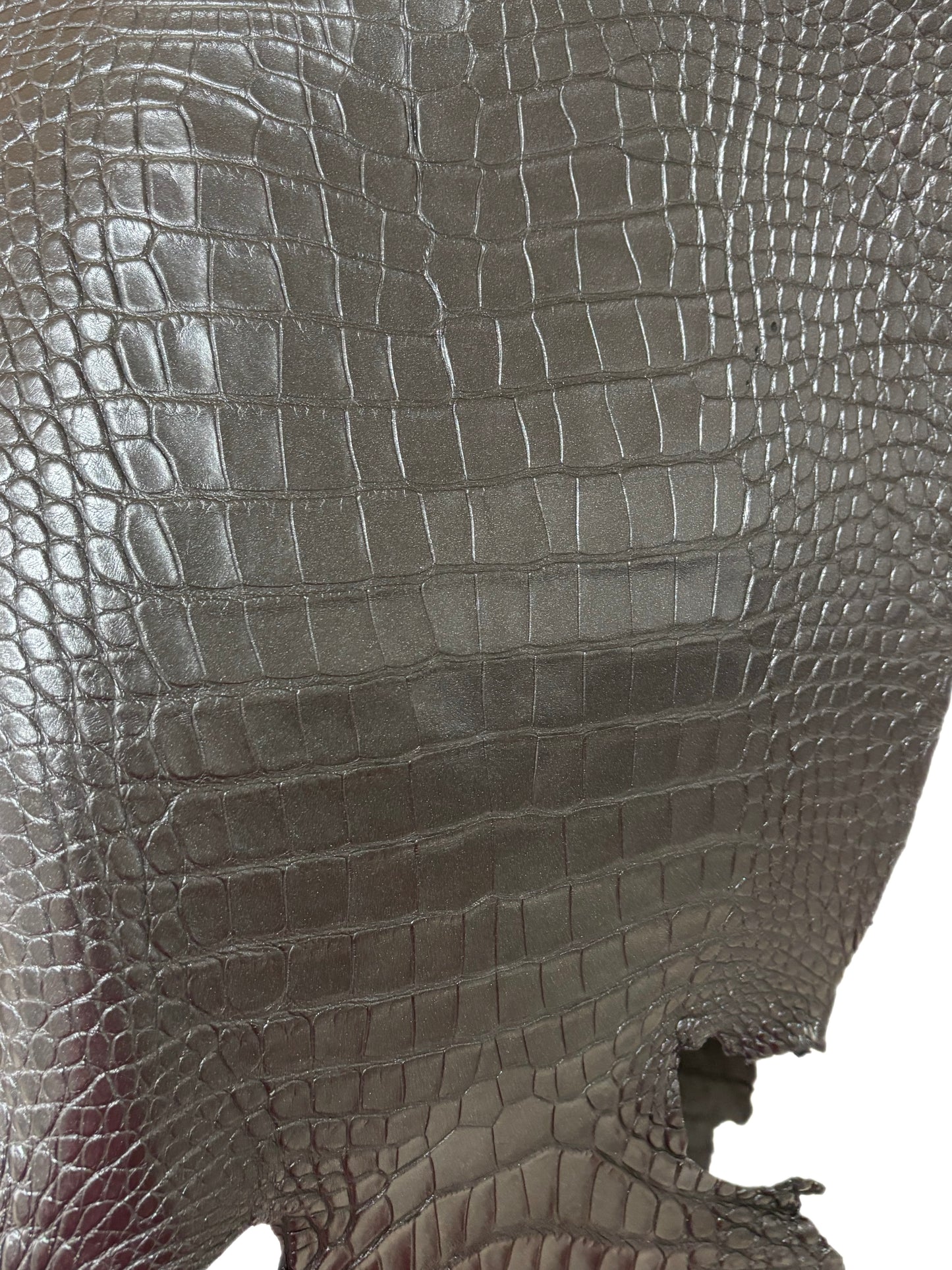 32 cm Grade 1/2 Metallic Black Shimmer Matte Farm-Raised American Alligator Leather - Tag: LA17-0274665