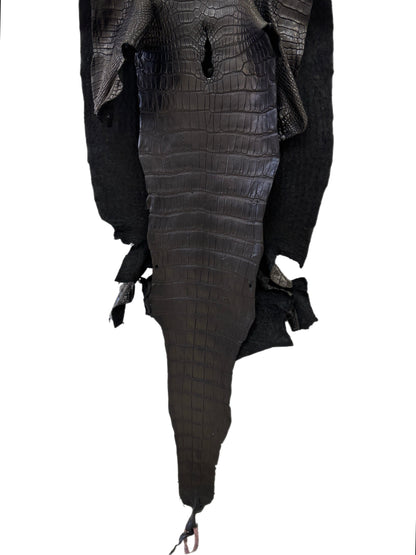 44 cm Grade 2/3 Black Matte Wild American Alligator Leather - Tag: LA24-0022762