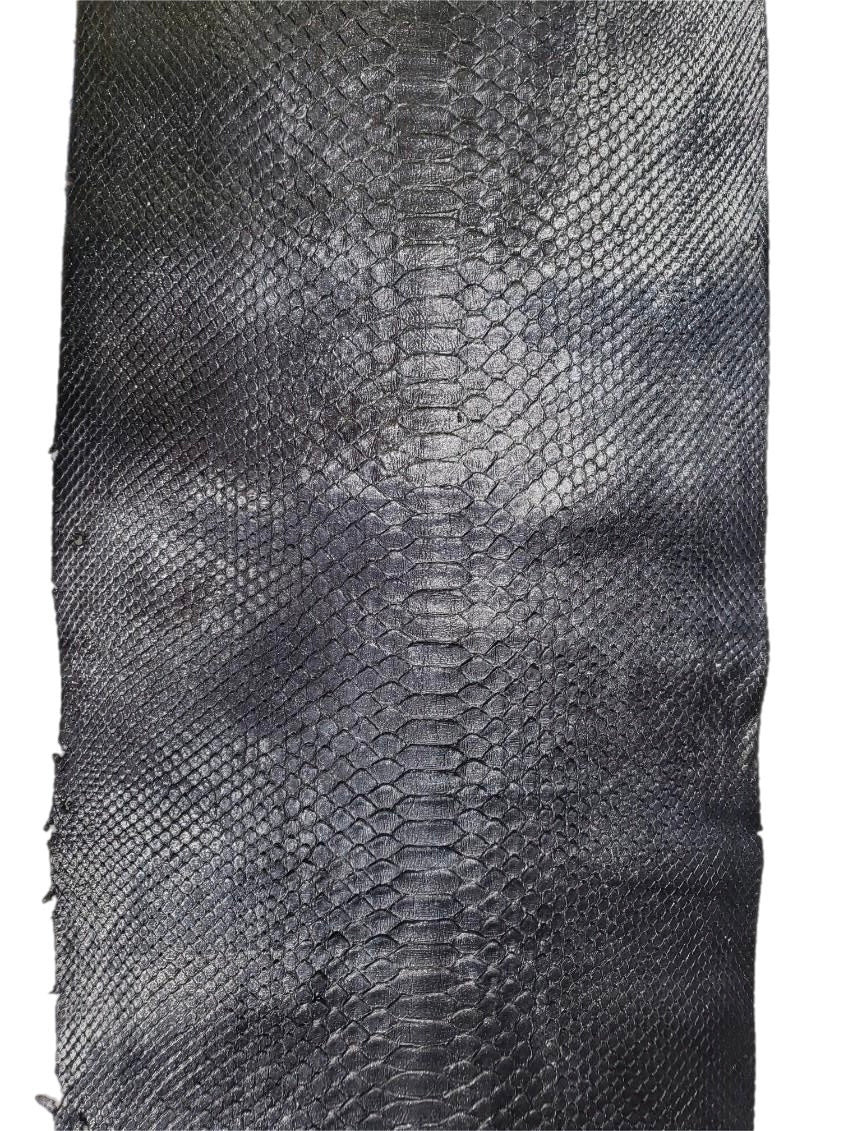 2.2 M Back Cut Dark Navy Python Leather