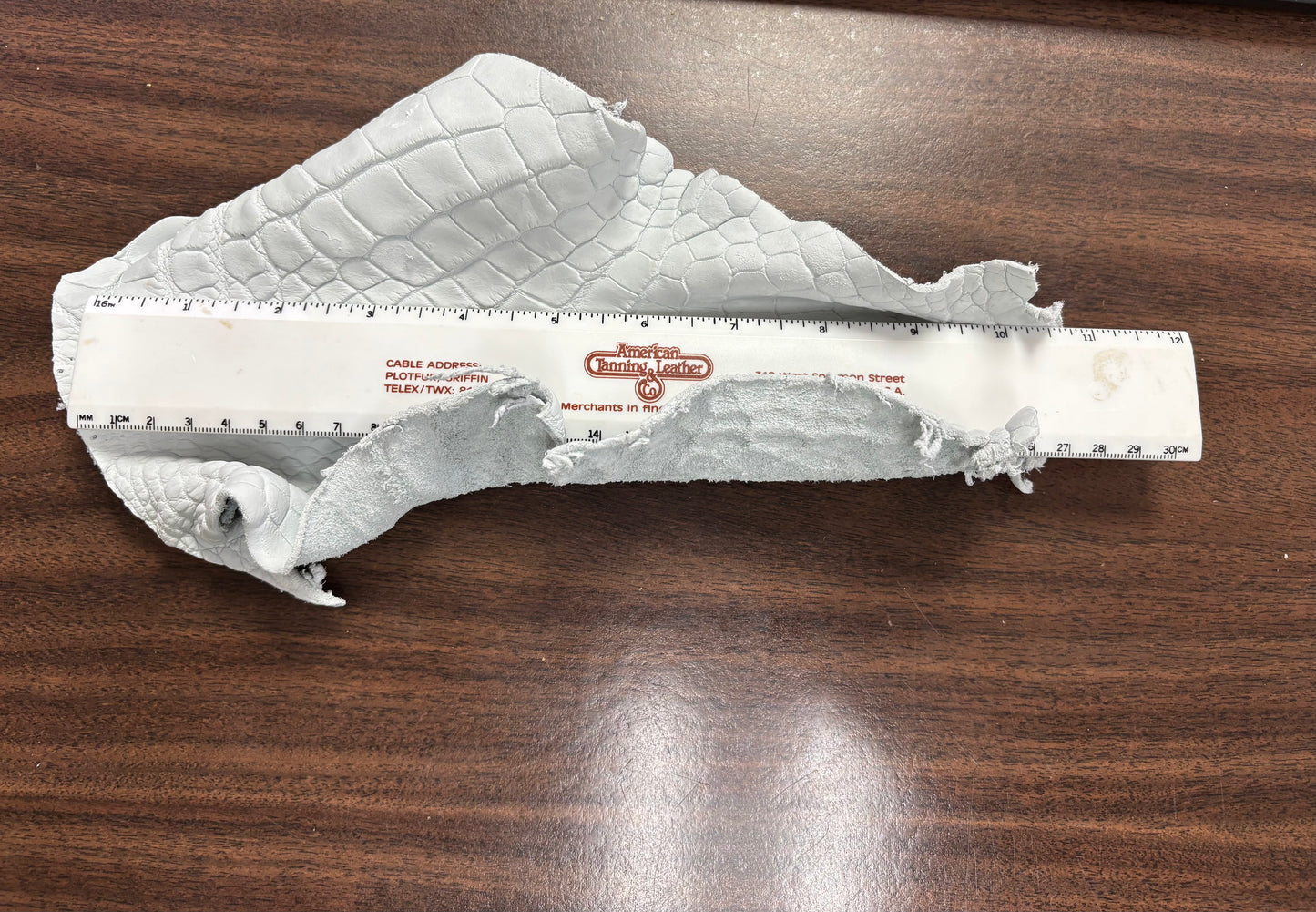 Genuine Crust Alligator Leather Scraps per Pound