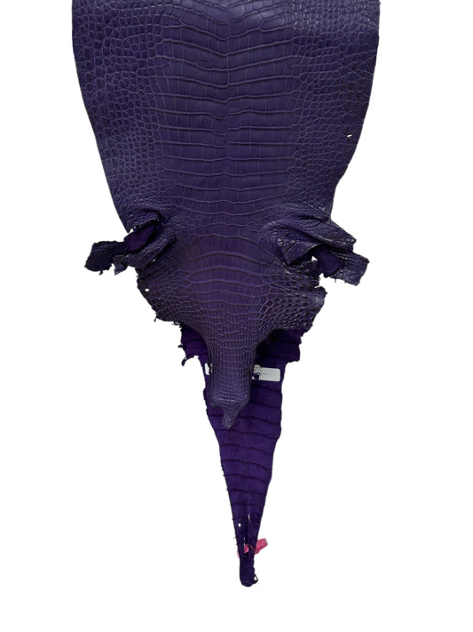 30 cm Grade 1/2 Violet Primavera Matte Farm-Raised American Alligator Leather - Tag: LA21-0308147