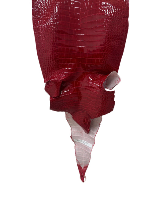 33 cm Grade 1/2 Red Classic Farm-Raised American Alligator Leather - Tag: FL17-0036593