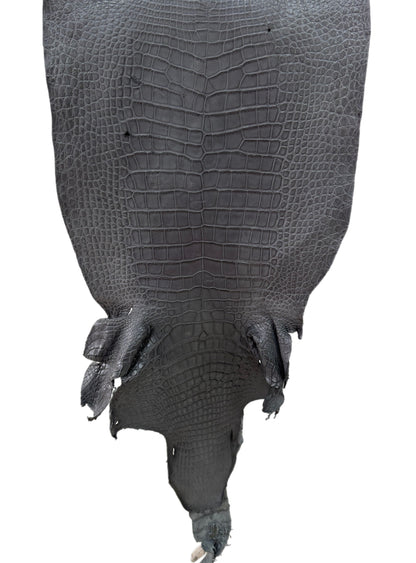 44 cm Grade 4/5 Serpentine Grey Matte Wild American Alligator Leather - Tag: LA23-0003313