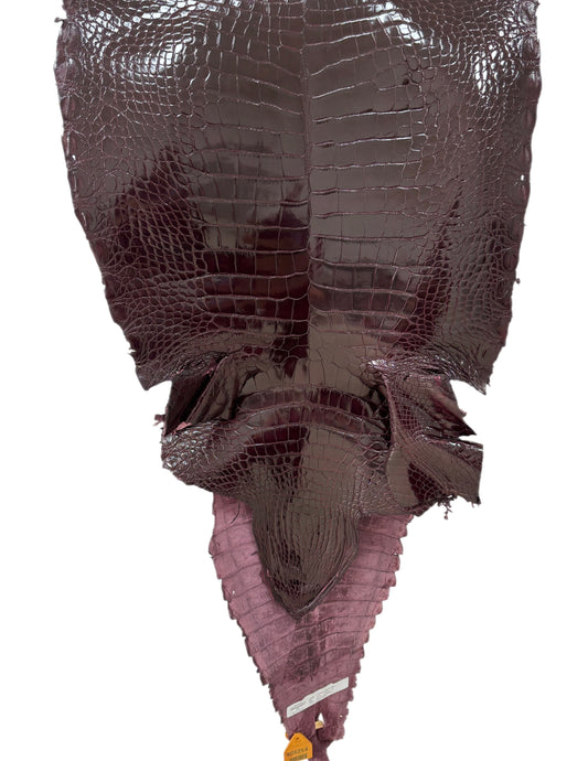 42 cm Grade 2/3 Burgundy Glazed Farm-Raised American Alligator Leather - Tag: GA13-0024548