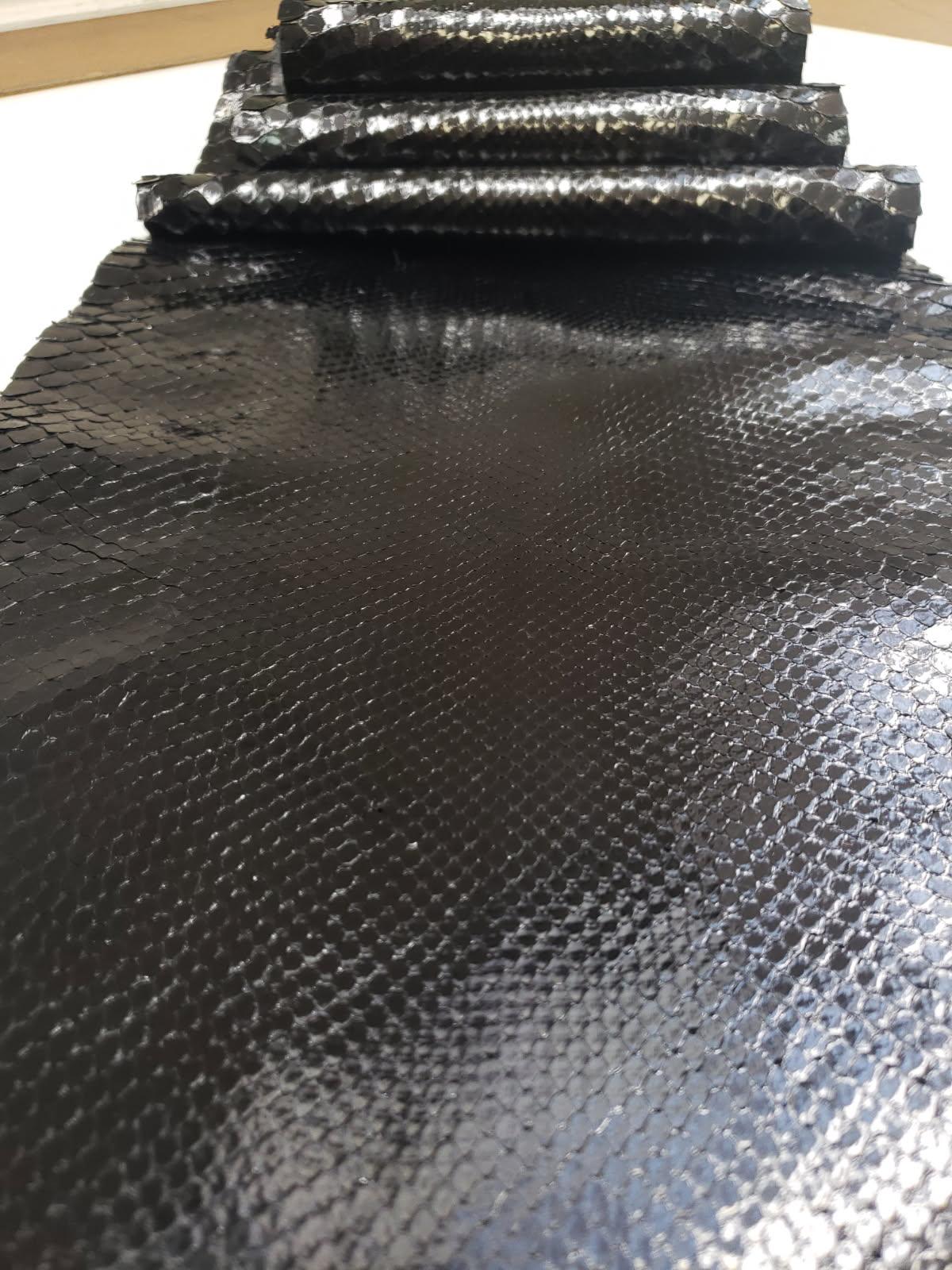 2.2 M Black Glazed Front Cut Python Leather