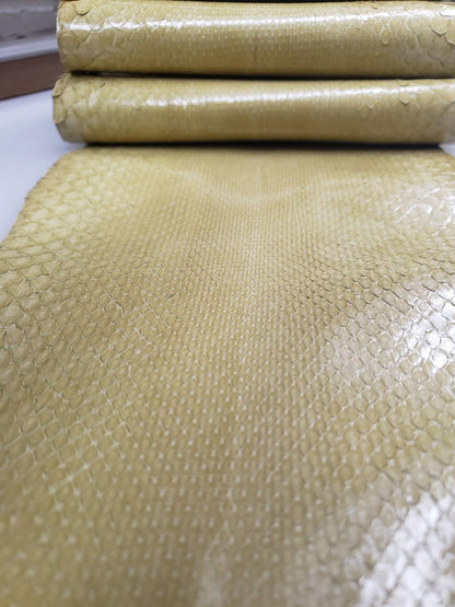 2.1 M Front Cut Antique Saddle Glazed Python Leather