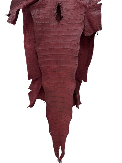 43 cm Grade 1/2 Bordeaux Matte Wild American Alligator Leather - Tag: LA18-0037642
