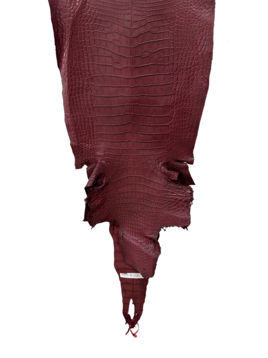 43 cm Grade 1/2 Bordeaux Matte Wild American Alligator Leather - Tag: LA18-0037642