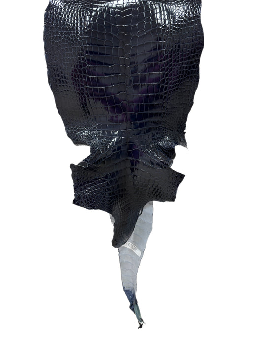 34 cm Grade 1/2 Navy Blue Glazed Wild American Alligator Leather - Tag: LA16-0036148