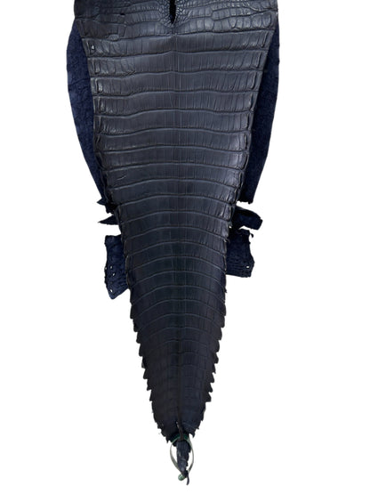 28 cm Grade 1/2 Navy Blue Matte Farm-Raised American Alligator Leather - Tag: FL22-0030372