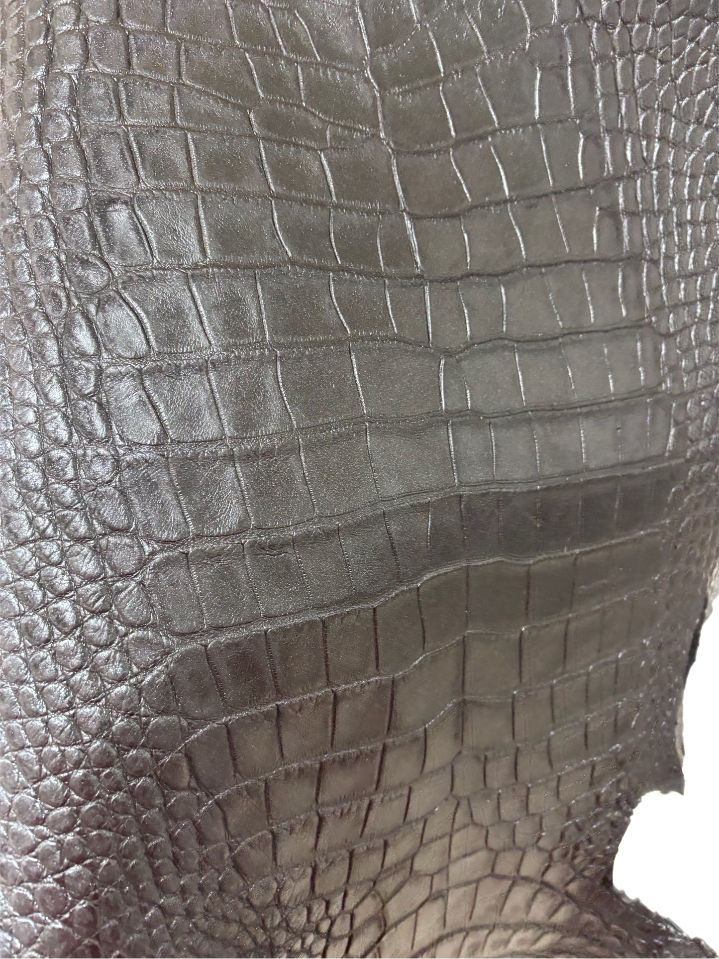 38 cm Grade 4/5 Metallic Black Shimmer Matte Wild American Alligator Leather - Tag: LA23-0002003