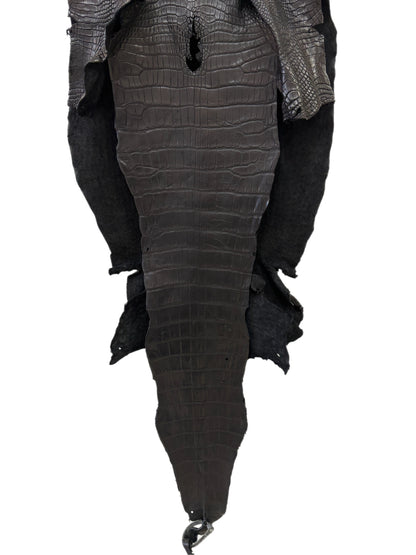 43 cm Grade 2/3 Black Matte Wild American Alligator Leather - Tag: LA23-0025022