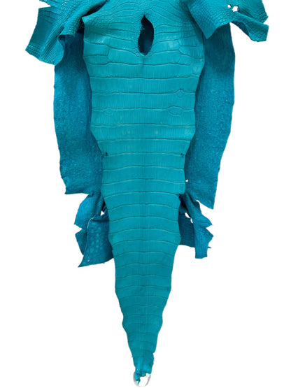 44 cm Grade 3/4 Turquoise Matte Wild American Alligator Leather - Tag: LA23-0022758